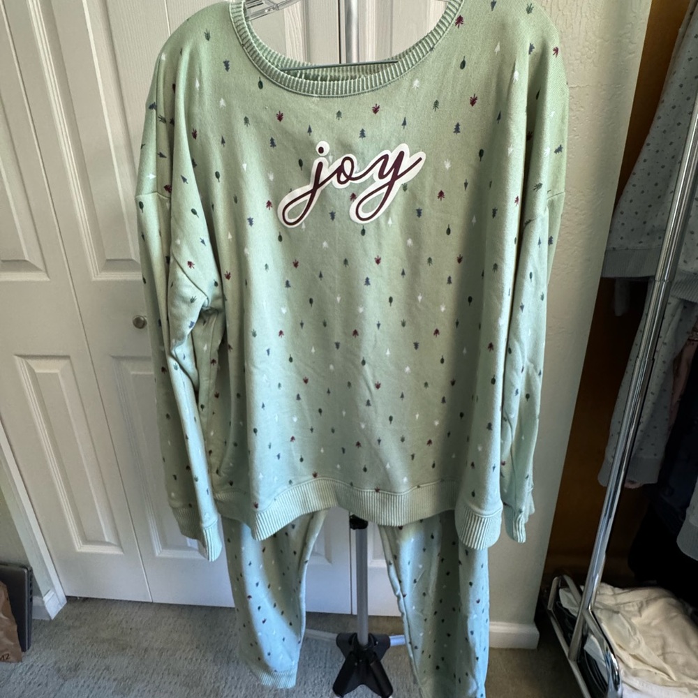 LC Lauren Conrad Green Pajama Set Cozy Plush Sleepwear